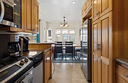 South Mission Beach House | Coastal Getaway-bikes,boards and more!