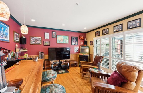 El Granada House | Coastal Getaway home