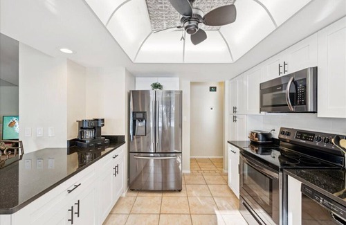 Regency Park House | 🏖 Coastal Getaway w/Heated Pool, Hot Tub & Relaxing Views