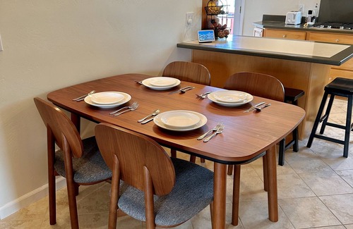 Marine Terrace House | Coastal home with guest house