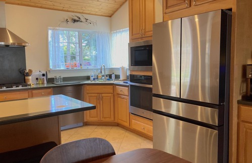 Marine Terrace House | Coastal home with guest house