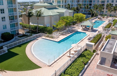 Boynton Beach Condo | Coastal Key Suite - Casa Costa 406N, Pools, Jacuzzi, Beach & Dog Friendly