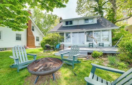 Euclid Cottage | Coastal Lake Erie Cottage w/Amazing Water Views!
