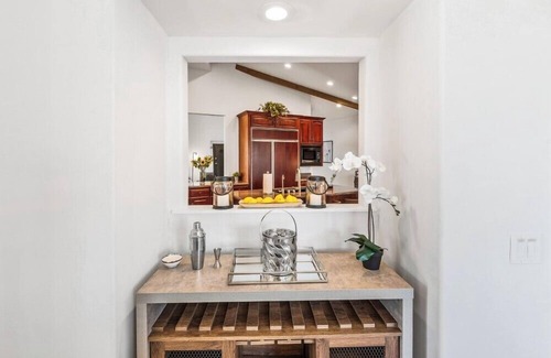 Country Club House | Coastal Lookout: 4BR Luxury Home w/Beautiful Patio & Jet Tub in La Jolla