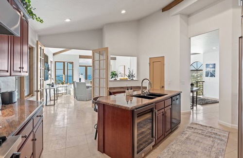 Country Club House | Coastal Lookout: 4BR Luxury Home w/Beautiful Patio & Jet Tub in La Jolla