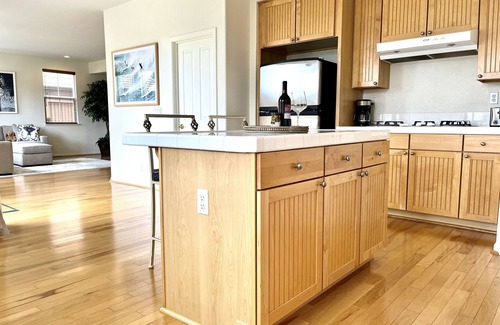 Seaside House | Coastal Retreat 2300 SF+, 60 day minimum stay