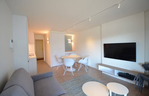 Oostduinkerke-Bad Apartment | Coastal Retreat with Terrace