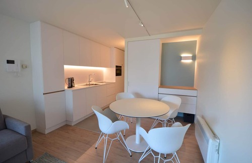 Oostduinkerke-Bad Apartment | Coastal Retreat with Terrace