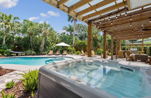 Cocoa Isles House | Coastal Scandinavian Retreat - Cocoa Beach, Florida