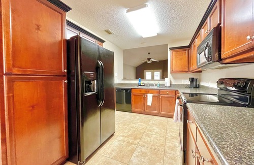 Saint Elmo House | Coastal Stay in Mobile Bay