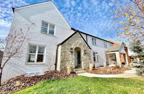 Grandview Heights House | 💫Coastal Style in the City - Close to Everything!💫