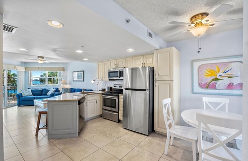 St. Pete Beach Condo | Coastal Views | Pool + Perfect Walkable Spot