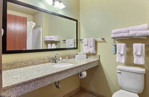 Beulah Hotel | Cobblestone Hotel & Suites - Beulah