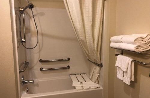 Paxton Hotel | Cobblestone Hotel & Suites - Paxton