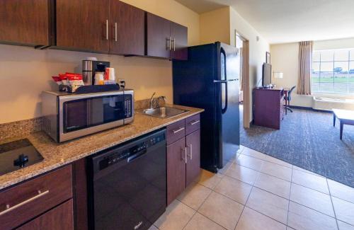 Eaton Hotel | Cobblestone Inn and Suites - Eaton