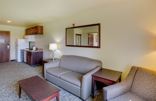 Clintonville Hotel | Cobblestone Inn & Suites - Clintonville