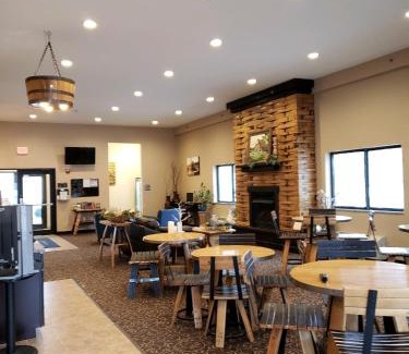 Manning Hotel | Cobblestone Inn & Suites - Manning