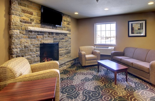 Rugby Hotel | Cobblestone Inn & Suites - Rugby
