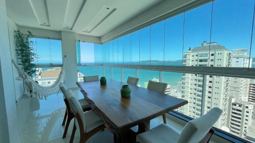 Andorinha Apartment | COBERTURA com belíssima vista para o mar e jacuzzi