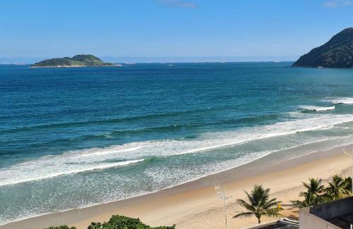 Tombo Apartment | Cobertura Luxuosa, pe na areia - Exclusividade na Praia do Tombo, Guarujá, a Mais Premiada com Bandeira Azul no Brasil