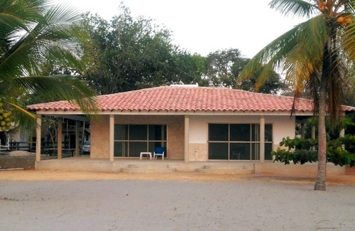 Tolu House | ★ Coco Biche | Private Beach + View | Sea, Sun, & Fun! ★