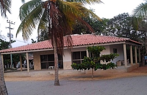 Tolu House | ★ Coco Biche | Private Beach + View | Sea, Sun, & Fun! ★