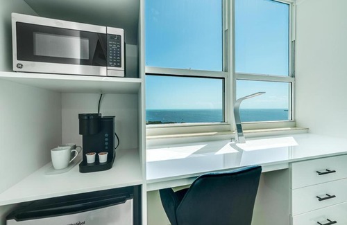 Coconut Grove Hotel | Coconut Grove Bayview unit Parking Included