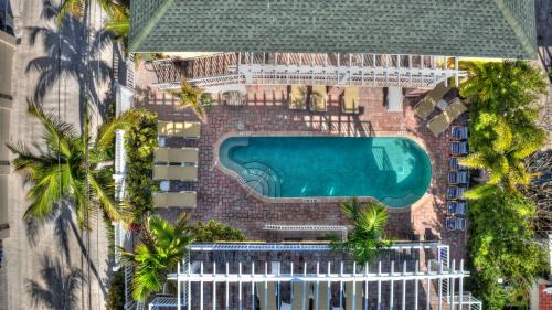 Pass-a-Grille Hotel | Coconut Inn Pass-a-Grille Beach