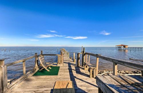 Theodore Apartment | Coden Vacation Rental with Bay Access!