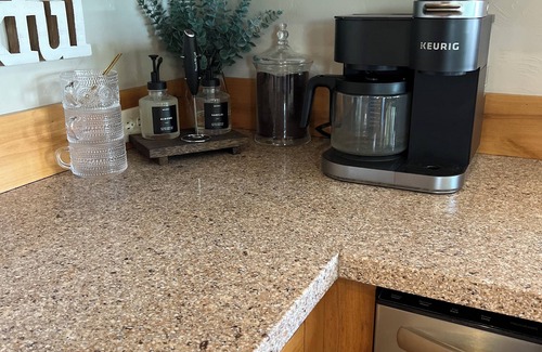 Cody House | Cody's Downtown Den - DOWNTOWN - New listing & Pets Welcomed!