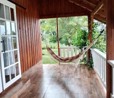 Nova Nazare Ski Chalet | Coffee Cottage with Flowers