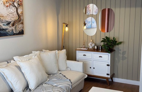 Serra Negra Apartment | Colorful Apartment in the Center of Serra Negra - SP