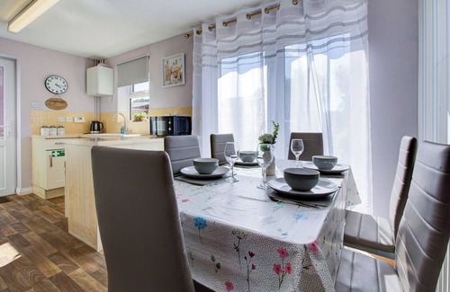 Colchester House | Colchester Comfort: 3BD Home Ideal for Work and Rest