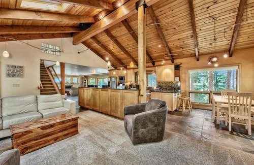 Montgomery Estates Cabin | Cold Creek Cabin: Game Room, Hot Tub, 11 Beds, Near Heavenly, Walk-to-Trails