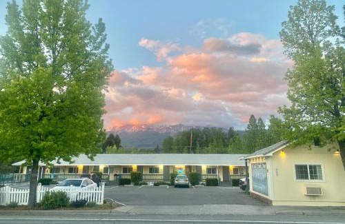 Mount Shasta Hotel | Cold Creek Inn