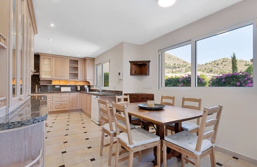 La Capellania Villa | Colina del Mar, un Magnífico Jardín con Piscina y Maravillosas Vistas