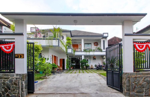 Laweyan Hotel | Collection O 91605 Nexdeco House Homestay Syariah