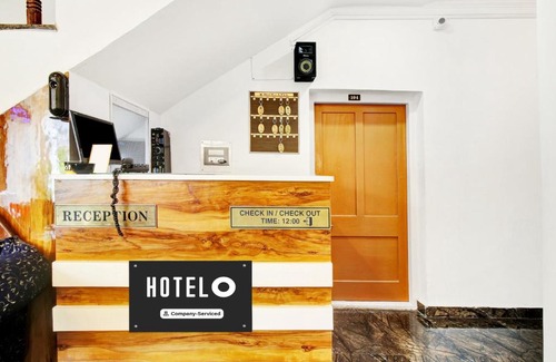 Srinagar Hotel | Collection O Dal Lake