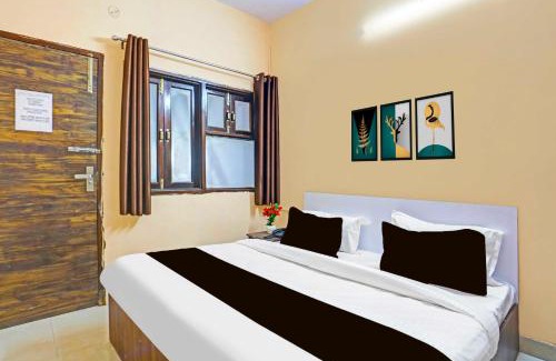 Shalimar Bagh Hotel | Collection O Shalimar Bagh Max Hospital