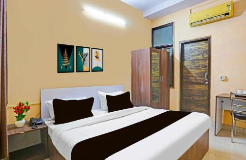 Shalimar Bagh Hotel | Collection O Shalimar Bagh Max Hospital