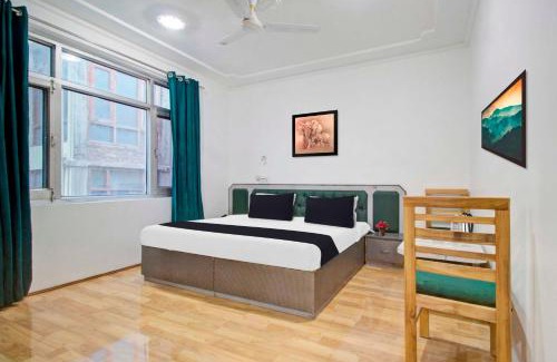 Rajbagh Hotel | Collection O Srinagar Jhelum Riverside