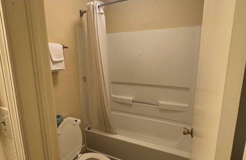 Camden Hotel | Colony Inn