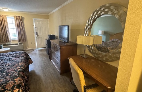 Camden Hotel | Colony Inn