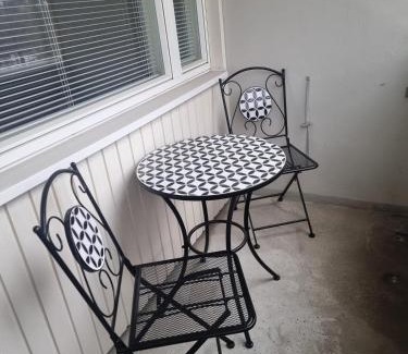 Hyvinkaa Apartment | Color whiskey