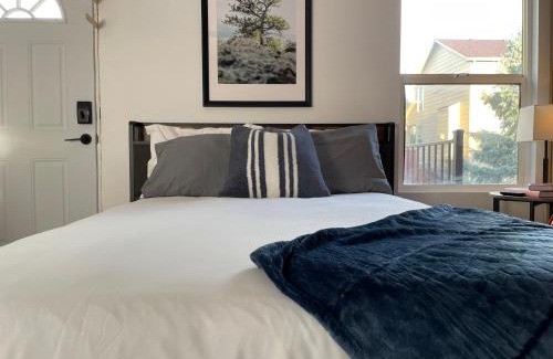 Colorado Springs House | Colorado Room w Private Entrance Deck and Hot Tub