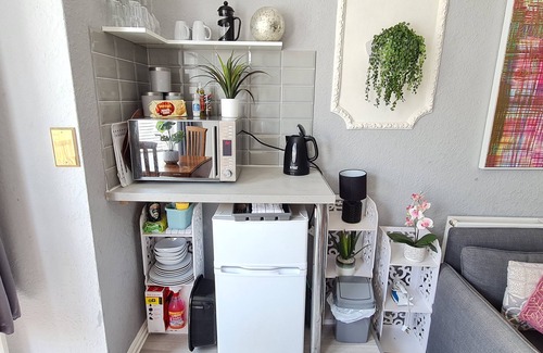 West Cliff Apartment | Colourful Studio