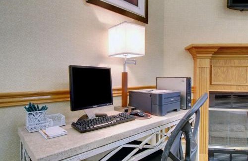 Columbia Hotel | Columbia Inn & Suites