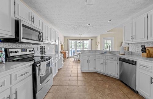 Fortson House | Columbus Gateway Home – 4BR Stay w/Hot Tub & Private Yard