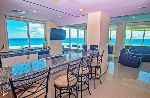 Zona Hotelera Hotel | Combo #31234-Tim’s Ocean Condos– Beachfront Entire Penthouse Level 16br/13.5bth!