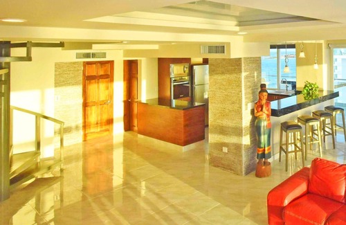 Zona Hotelera Hotel | Combo #31234-Tim’s Ocean Condos– Beachfront Entire Penthouse Level 16br/13.5bth!